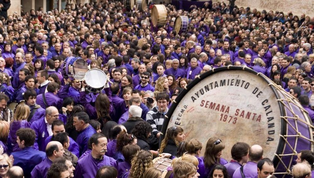 Melodrama septiembre salado El tambor y la Semana Santa: tradición y ritmo